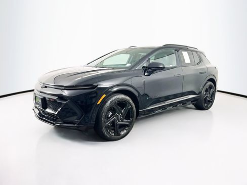 Used 2024 Chevrolet Equinox EV RS FWD image 3