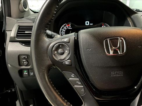 Used 2016 Honda Pilot Touring image 11