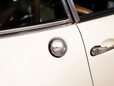 Used 1990 Porsche 911 Carrera image 6