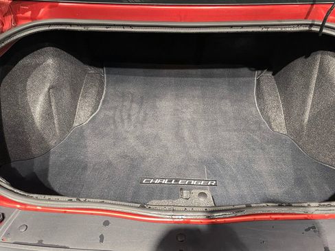 Used 2014 Dodge Challenger SXT image 44