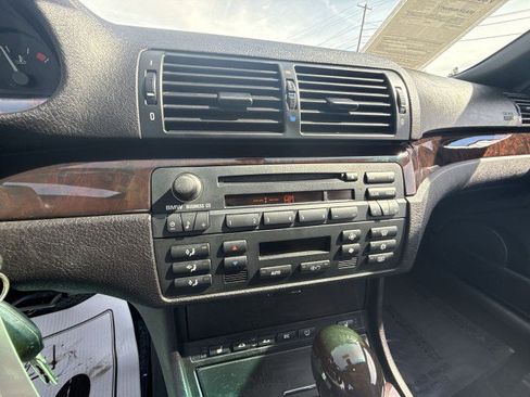 Used 2006 BMW 325Ci Convertible image 12