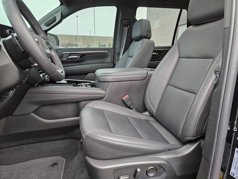 Used 2025 Chevrolet Tahoe Z71 w/ Comfort Package AWD/4WD image 15