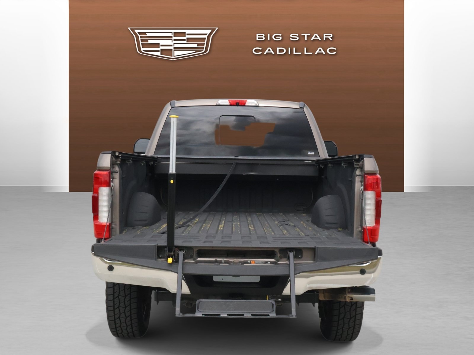 Used 2019 Ford F350 King Ranch w/ King Ranch Ultimate Package AWD/4WD image 9