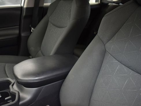 Used 2022 Toyota RAV4 XLE image 14
