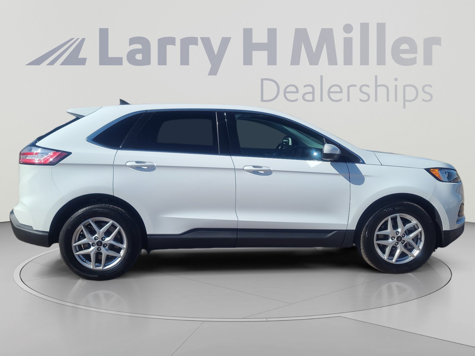 Used 2024 Ford Edge SEL AWD/4WD image 6
