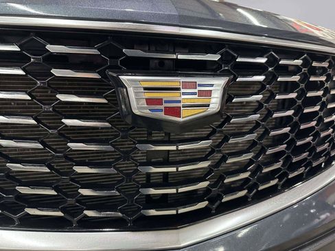 Used 2021 Cadillac XT4 Luxury w/ Cold Weather Package AWD/4WD image 19
