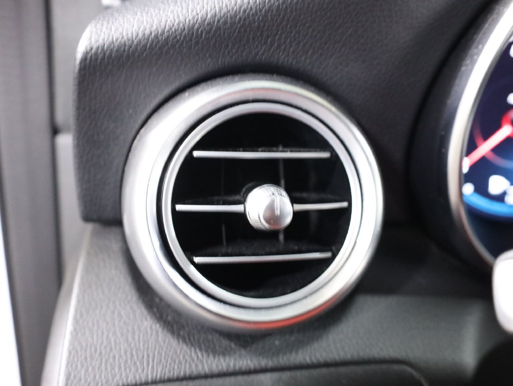 Used 2021 Mercedes-Benz GLC 300 4MATIC Coupe image 10