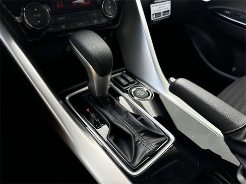 New 2025 Mitsubishi Eclipse Cross LE image 27