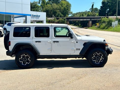 Used 2023 Jeep Wrangler Unlimited Rubicon AWD/4WD image 2