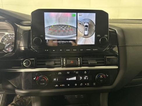 Used 2023 Nissan Pathfinder SL image 22