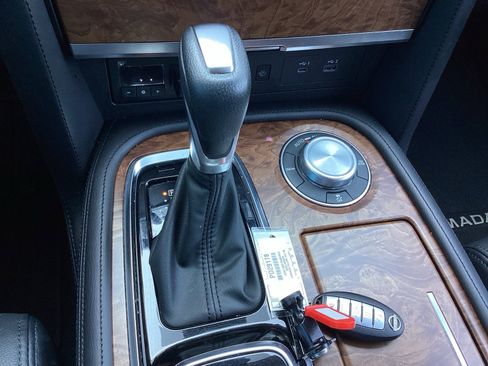 Used 2024 Nissan Armada SL w/ Captain's Chairs Package image 26