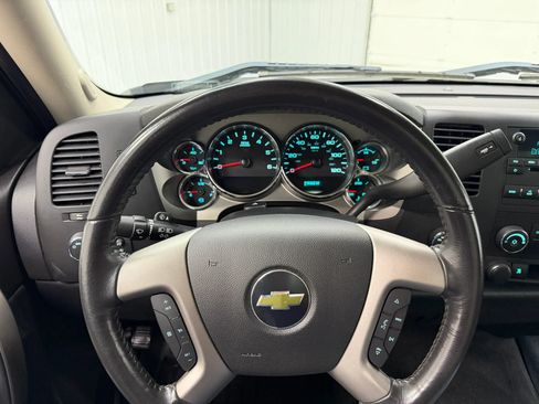 Used 2011 Chevrolet Silverado 1500 LT w/ Interior Plus Package AWD/4WD image 17