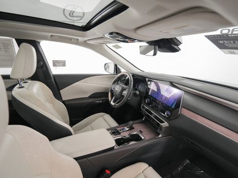 Used 2023 Lexus RX 350 w/ Luxury Package image 20