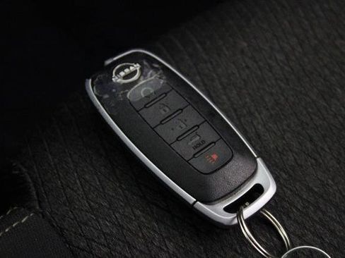 Certified 2025 Nissan Rogue SV image 21