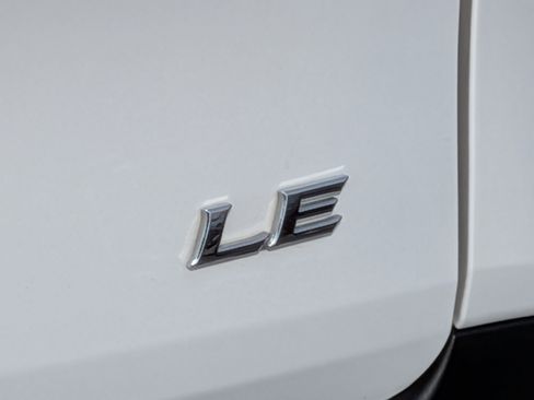 Used 2025 Toyota Sienna LE w/ LE Plus Package AWD/4WD image 11