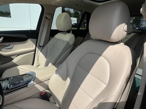 Certified 2022 Mercedes-Benz GLC 300 image 16