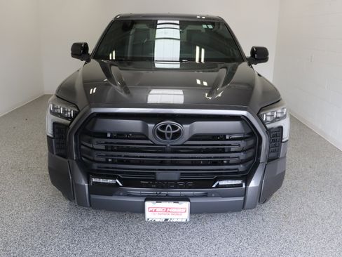 Used 2025 Toyota Tundra Limited AWD/4WD image 3