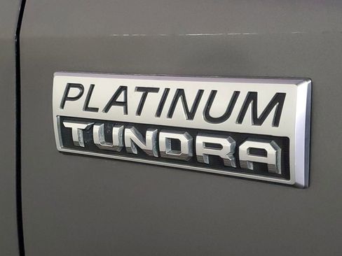 Used 2019 Toyota Tundra 4x4 CrewMax image 8