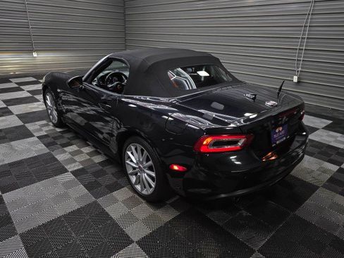 Used 2017 FIAT 124 Spider Lusso RWD image 11