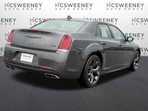 Used 2023 Chrysler 300 Touring L RWD image 5