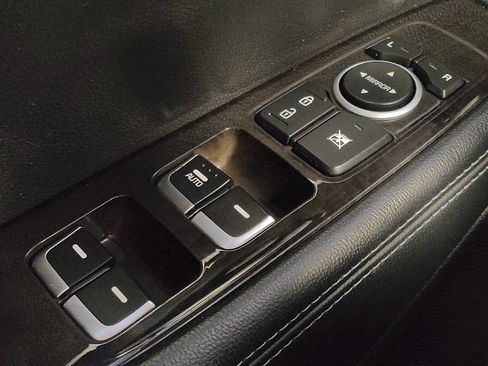 Used 2018 Kia Sorento FWD image 27