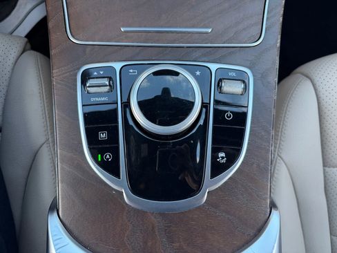 Used 2018 Mercedes-Benz GLC 300 4MATIC image 19