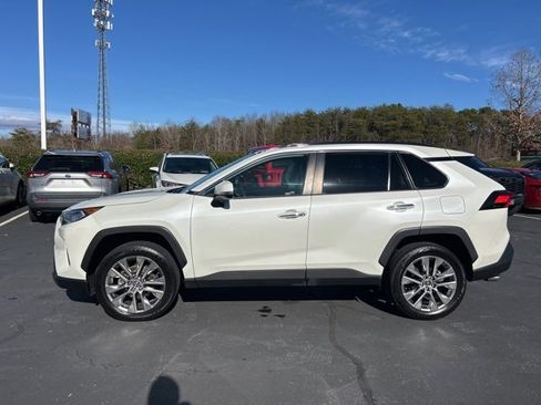 Used 2020 Toyota RAV4 Limited image 10