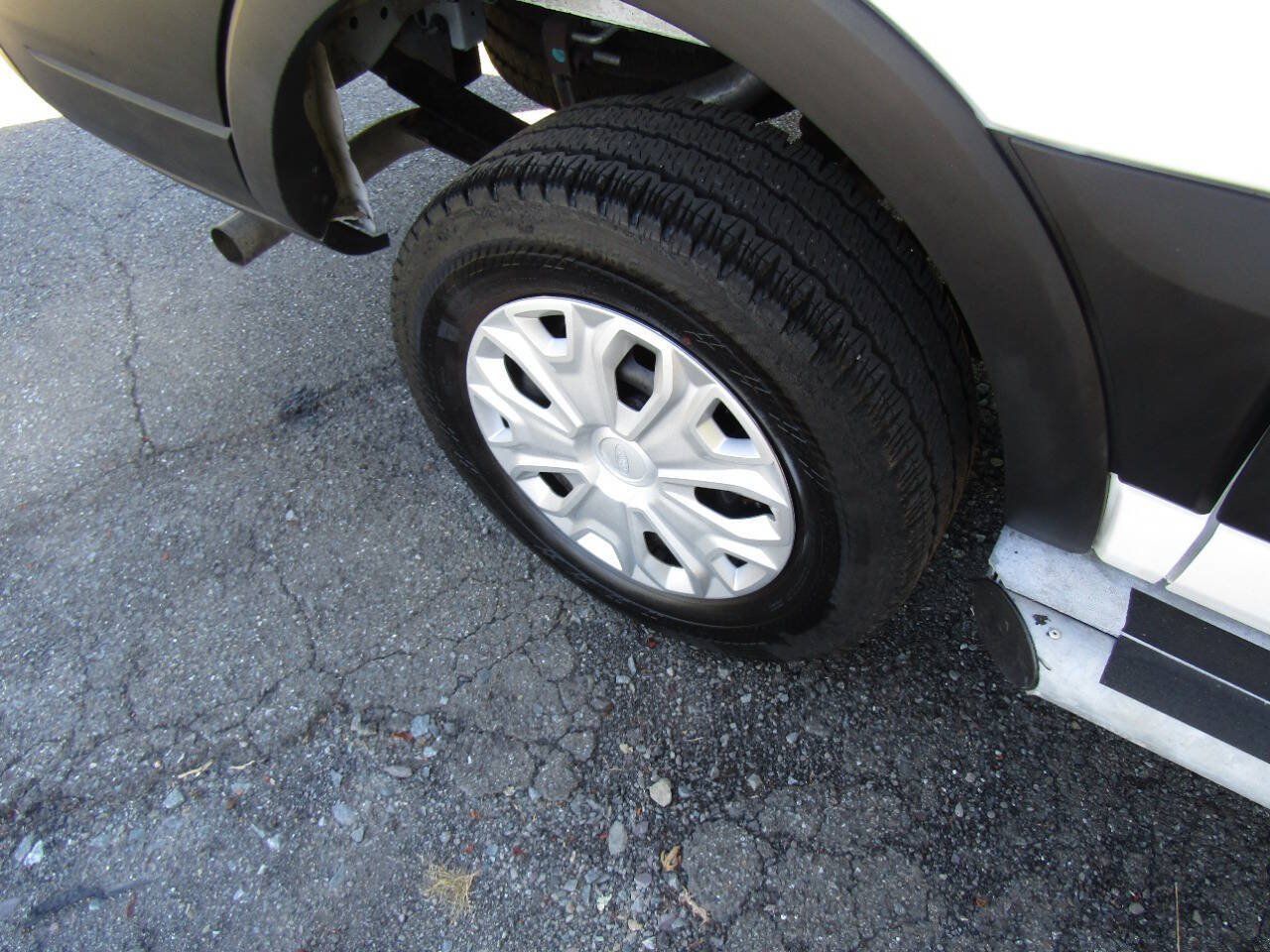 Used 2025 Ford Transit 250 Low Roof w/ Exterior Upgrade Package RWD image 32