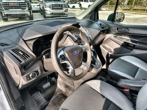 Used 2017 Ford Transit Connect XL image 10