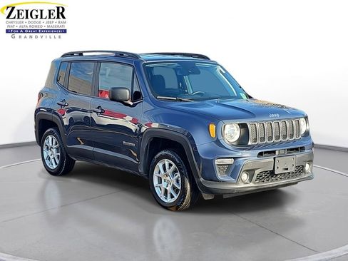 Used 2022 Jeep Renegade Latitude w/ Convenience Group image 3