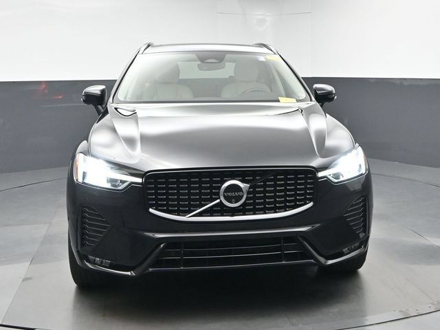 Used 2024 Volvo XC60 B5 Plus w/ Protection Package Premier AWD/4WD image 2