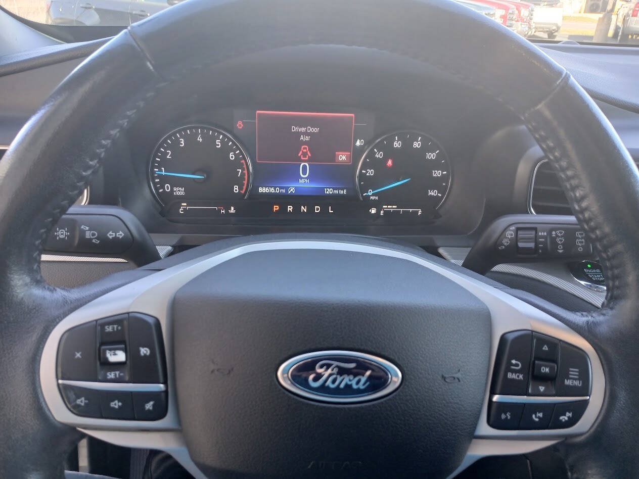 Used 2021 Ford Explorer XLT w/ Equipment Group 202A AWD/4WD image 2