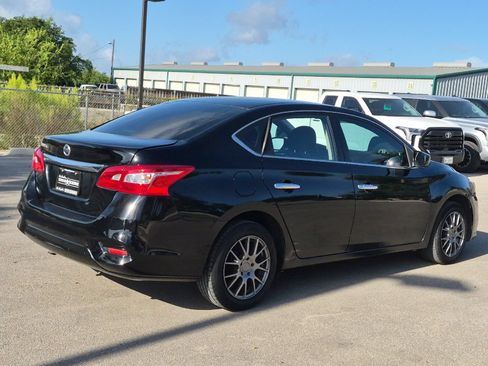 Used 2017 Nissan Sentra S FWD image 5