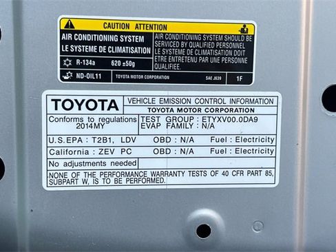 Used 2014 Toyota RAV4 EV image 34