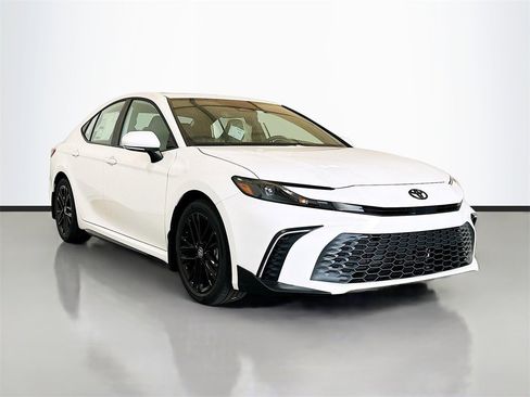 New 2026 Toyota Camry SE image 3