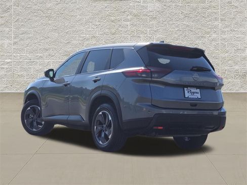 Used 2025 Nissan Rogue SV FWD image 5