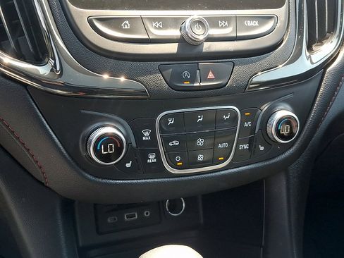 Certified 2023 Chevrolet Equinox RS w/ RS Leather Package AWD/4WD image 16