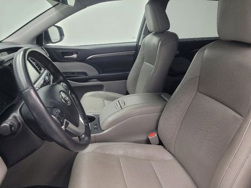 Used 2018 Toyota Highlander Limited Platinum image 17