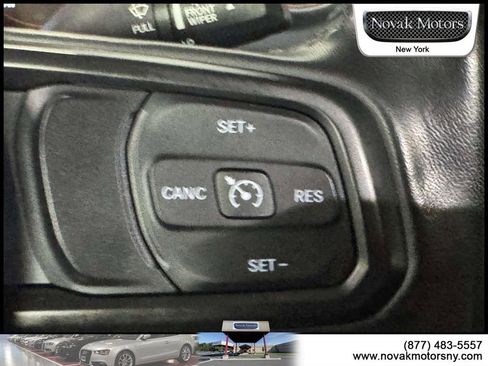 Used 2022 Jeep Gladiator Willys image 16