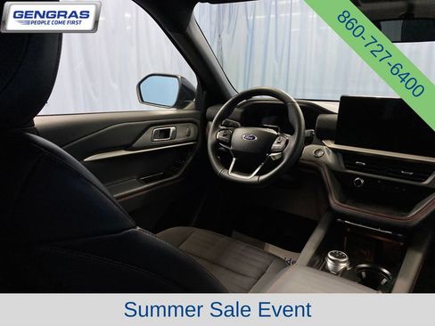 Used 2025 Ford Explorer ST-Line w/ ST-Line Street Pack AWD/4WD image 42
