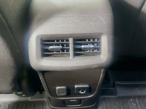 Used 2018 Chevrolet Equinox LT w/ Sun & Infotainment Package FWD image 26