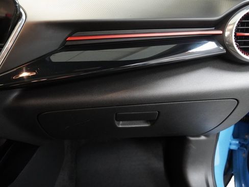 Used 2024 Chevrolet Trax RS w/ Sunroof Package image 35