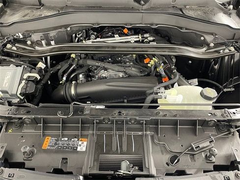 Used 2025 Ford Explorer ST-Line image 21