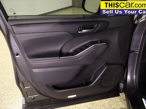 Used 2021 Toyota Highlander XSE image 31