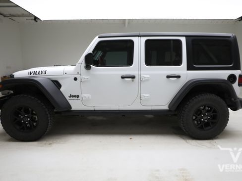 Used 2024 Jeep Wrangler Unlimited Sport image 2