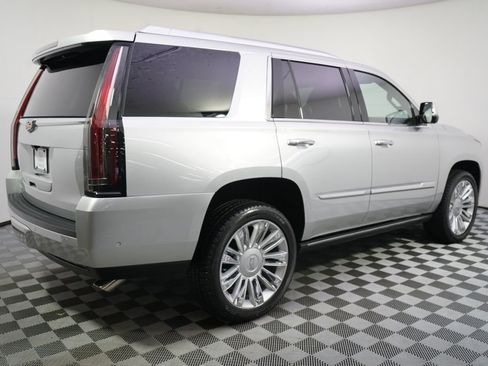 Used 2020 Cadillac Escalade Platinum AWD/4WD image 7