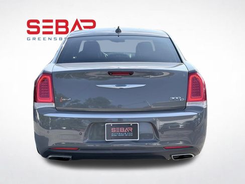 Used 2018 Chrysler 300 C w/ Safetytec Plus Group RWD image 9