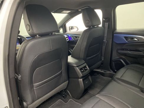 Used 2025 Chevrolet Equinox EV LT w/ Convenience Package image 15