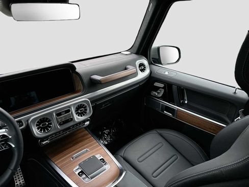 Used 2026 Mercedes-Benz G 550 w/ Exclusive Interior Package image 25