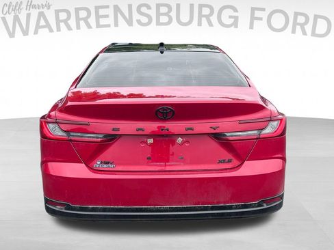 Used 2025 Toyota Camry XLE FWD image 7